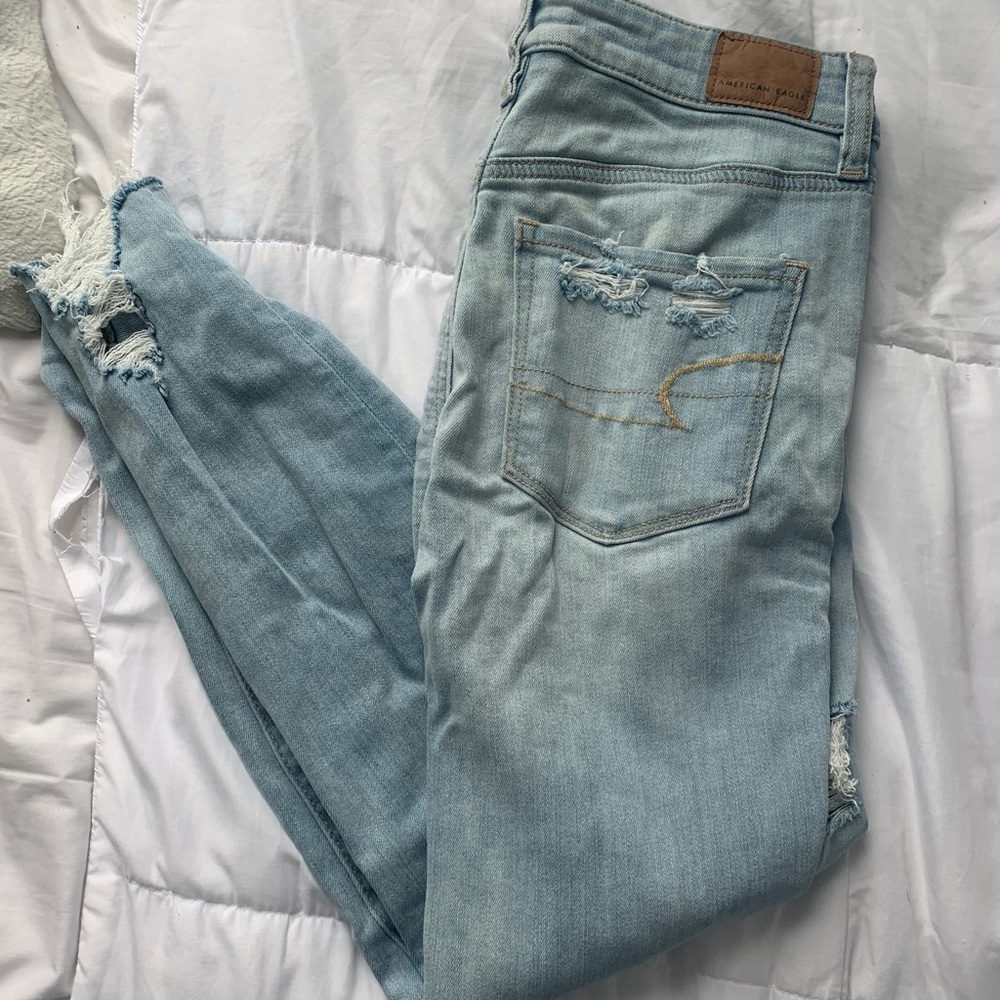 American Eagle ripped light blue jeans size 2